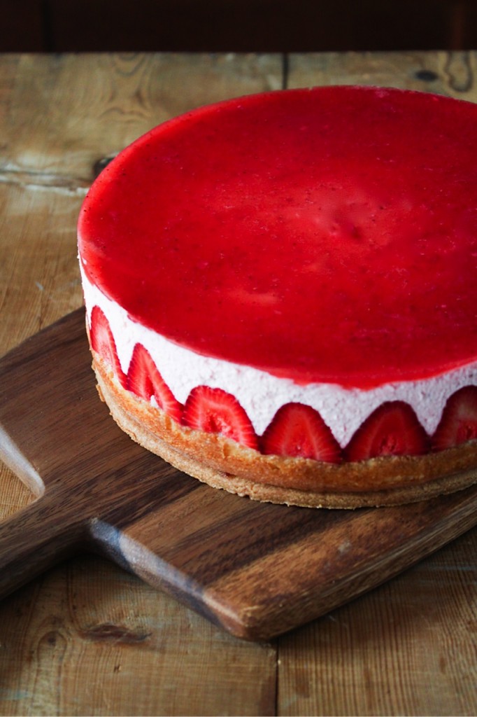 Strawberry Yogurt Mousse Cake 
