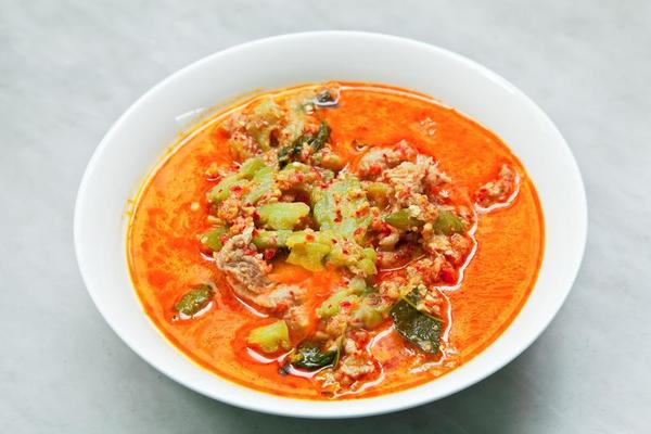 Red Curry with Bitter Gourd and Fresh Shrimp