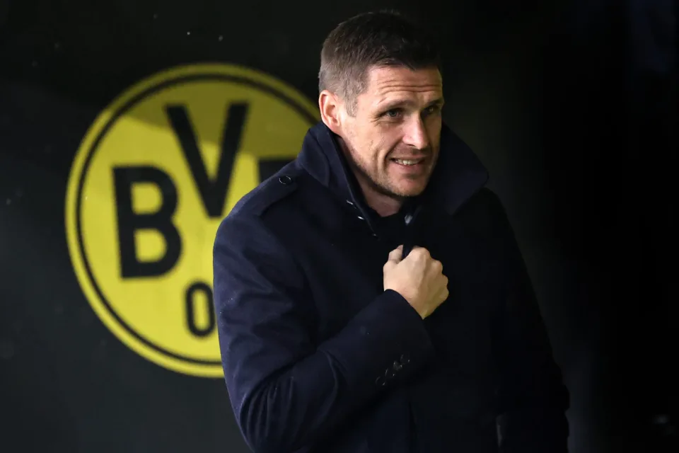 Kehl happy to extend Dortmund contract until 2027.